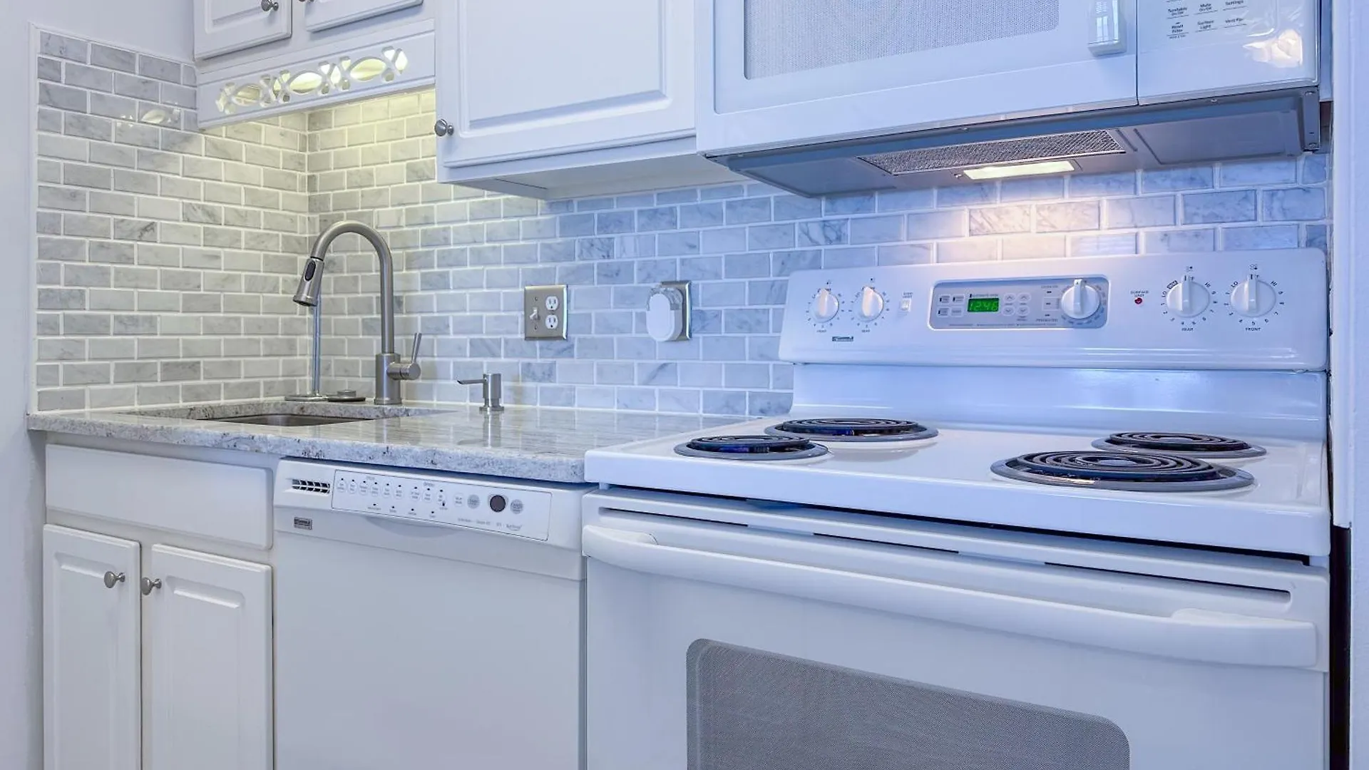 Apartment Dolphin Run Oceanfront Suites Virginia Beach