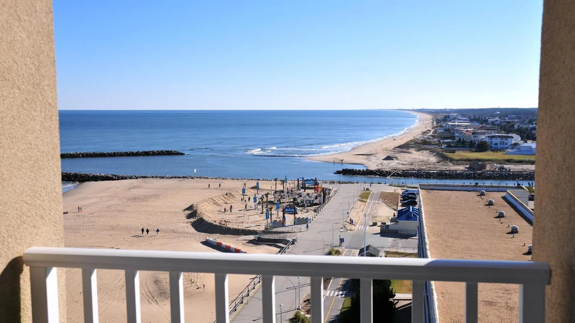 Dolphin Run Oceanfront Suites Virginia Beach Apartment