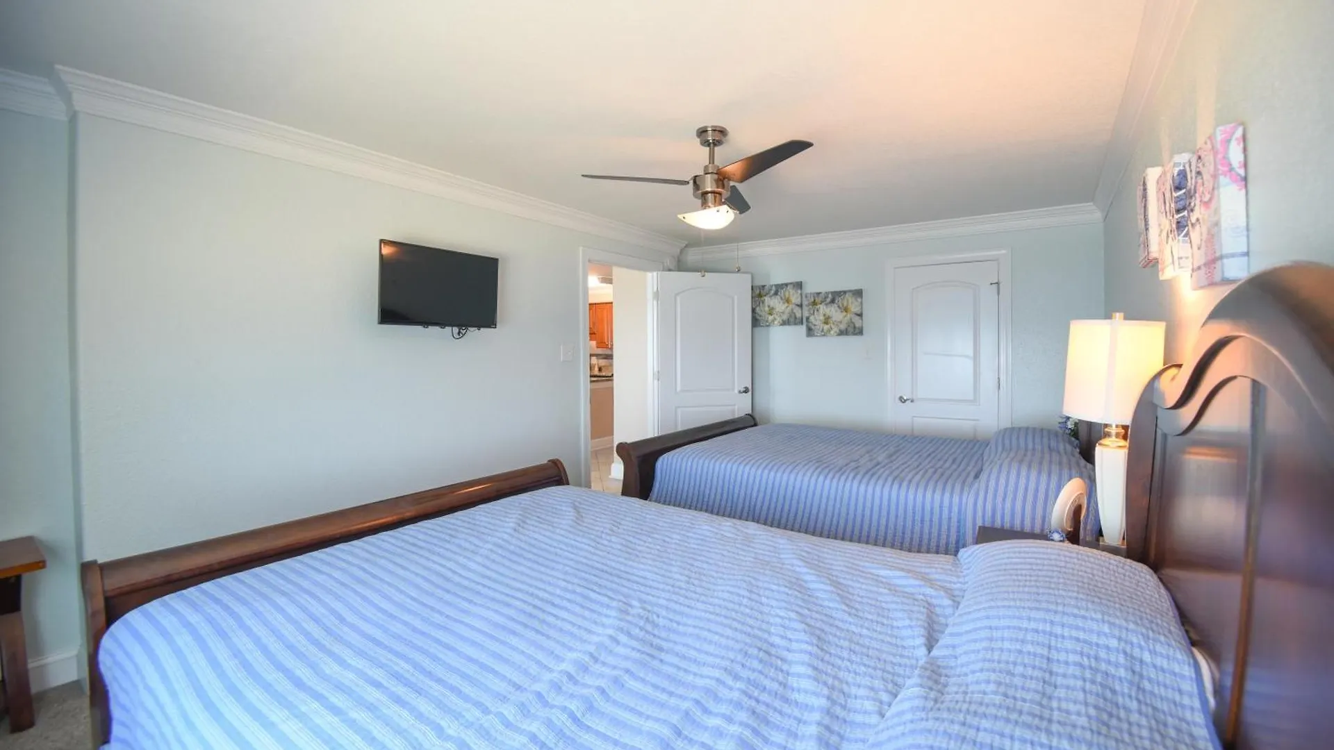 Dolphin Run Oceanfront Suites Virginia Beach