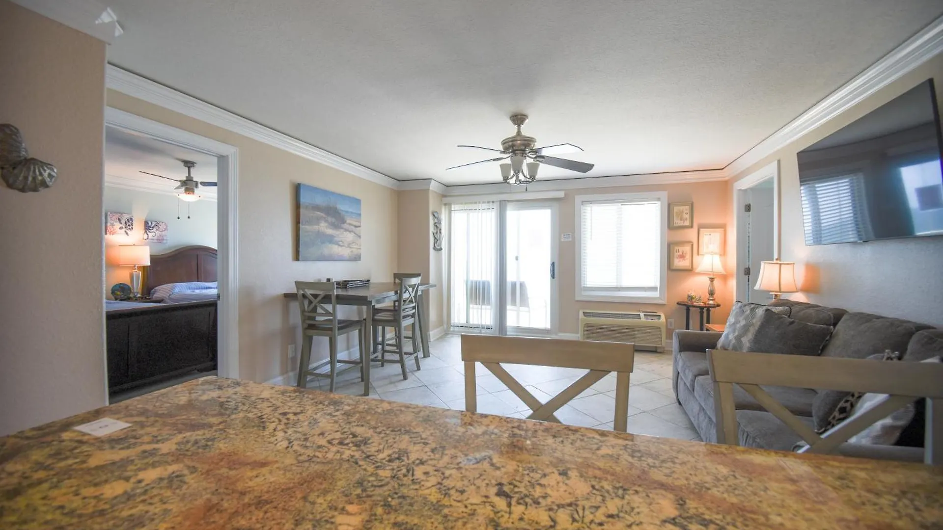 Apartment Dolphin Run Oceanfront Suites Virginia Beach