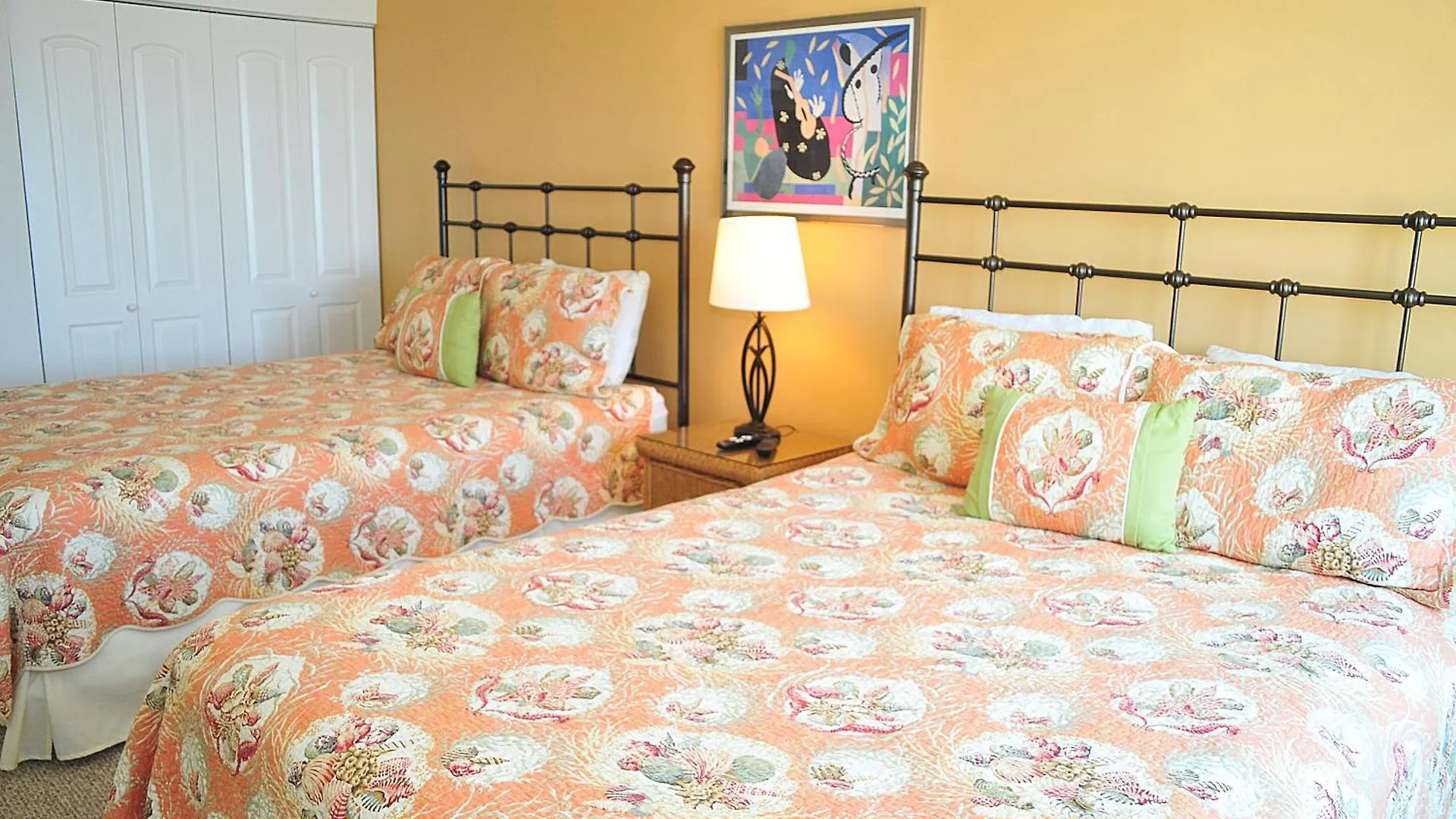 Apartment Dolphin Run Oceanfront Suites Virginia Beach