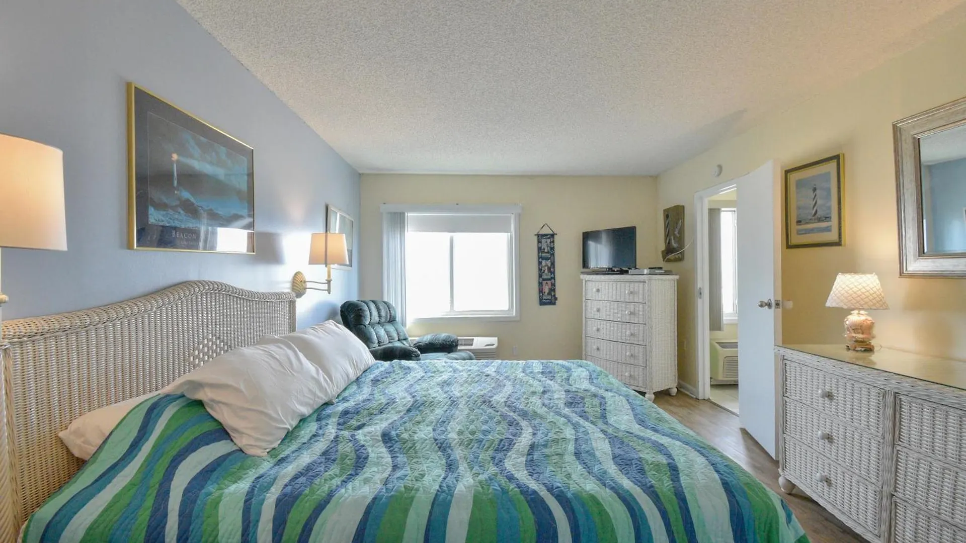 Apartment Dolphin Run Oceanfront Suites Virginia Beach